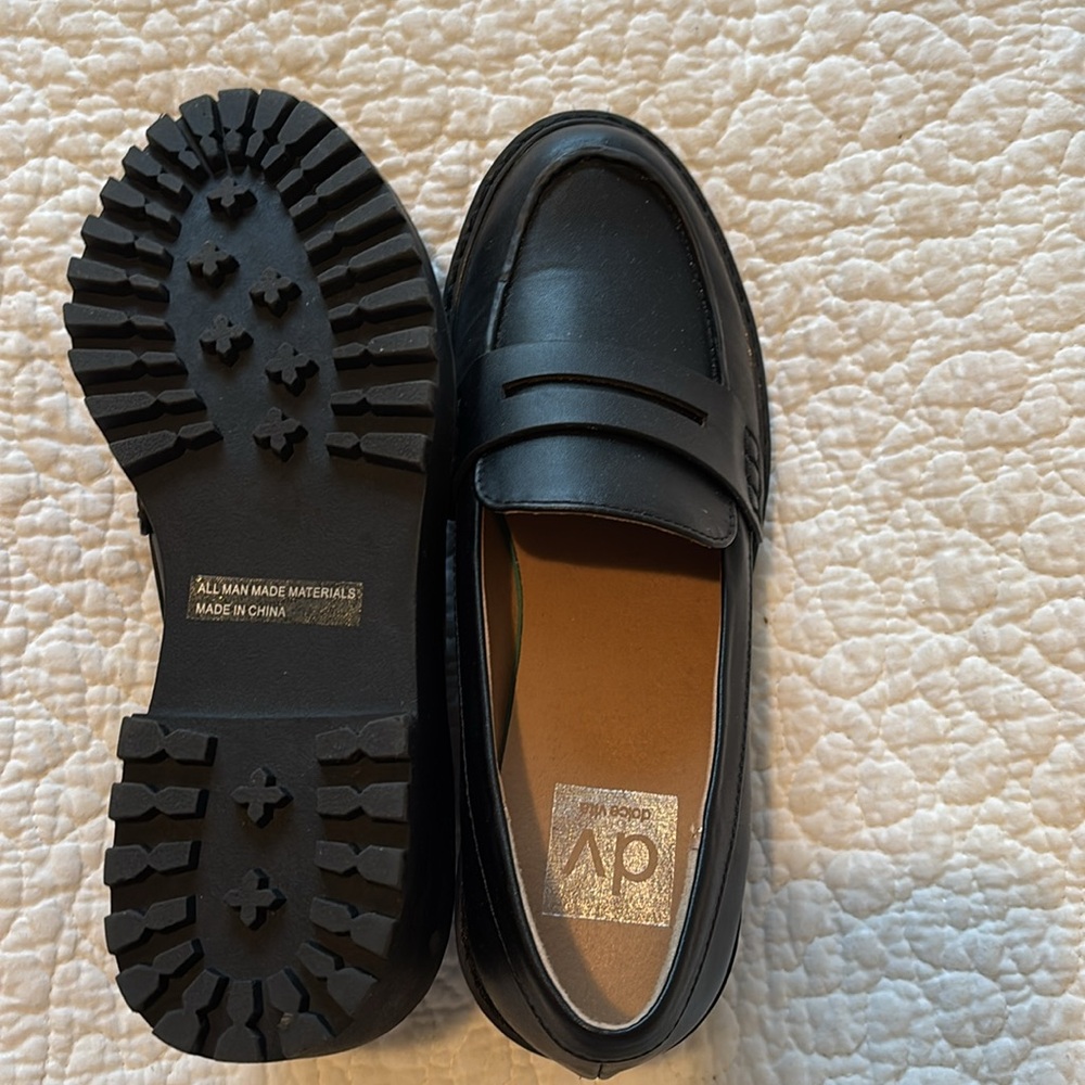 Shoes - Picture 2 of 4